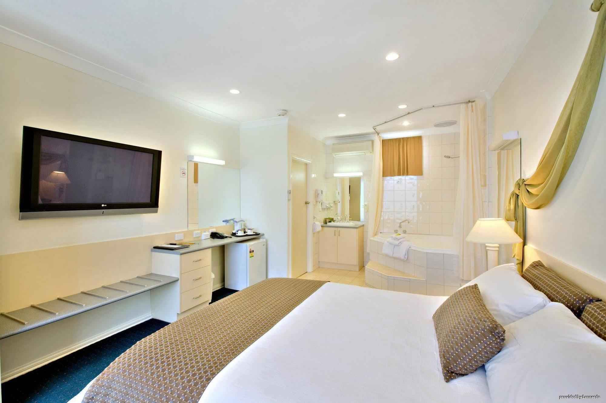 Melbourne'S Princes Park Hotel Екстериор снимка