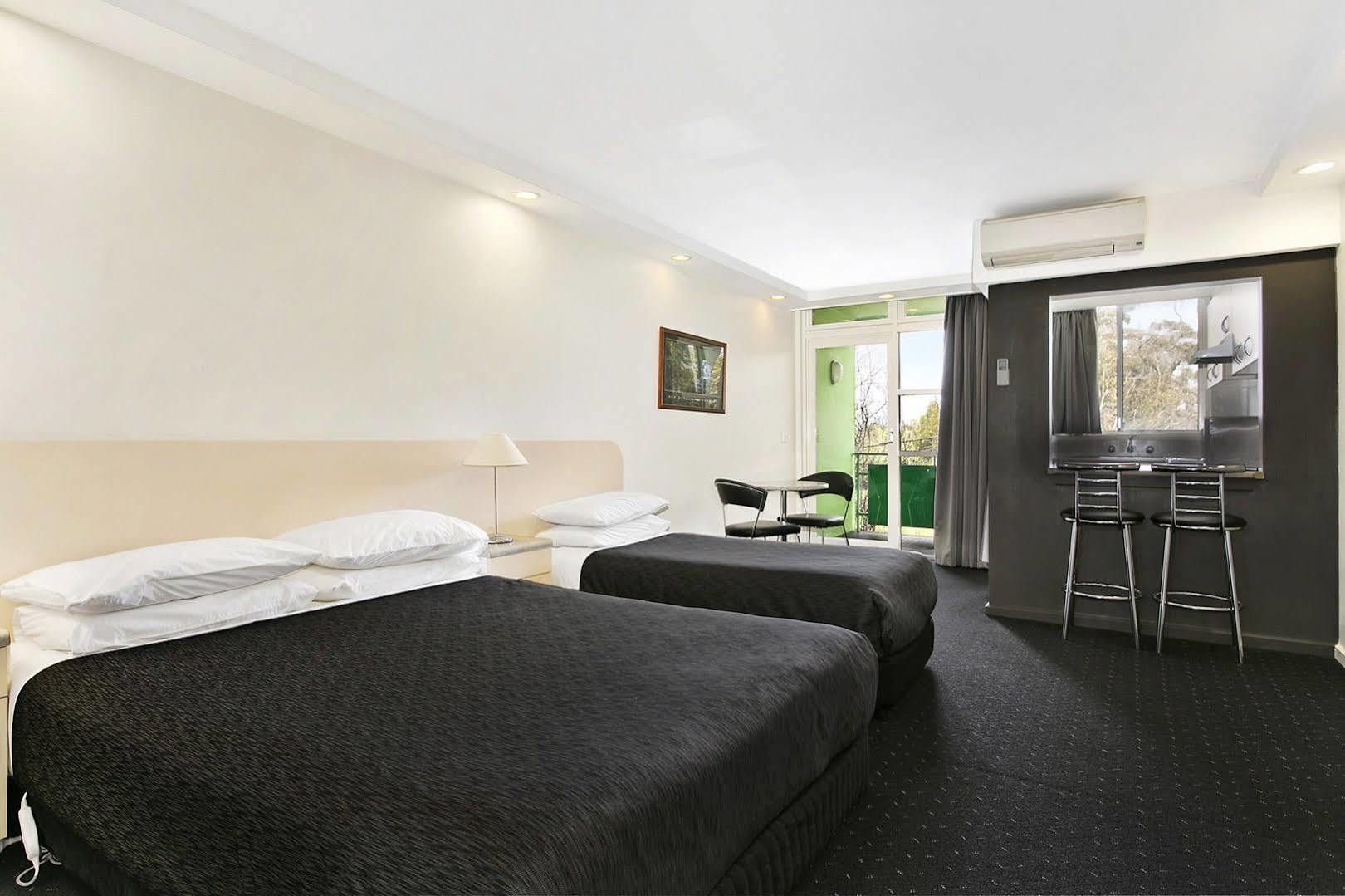 Melbourne'S Princes Park Hotel Екстериор снимка